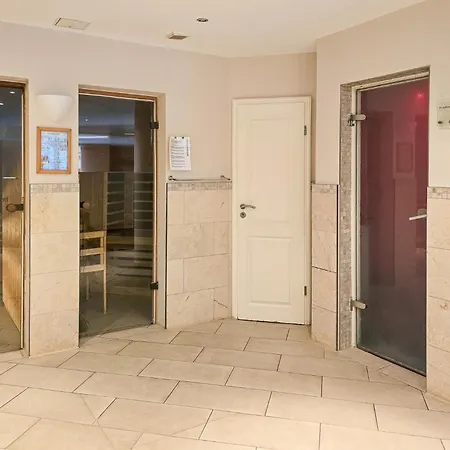 Wellnessresidenz 5 アパート